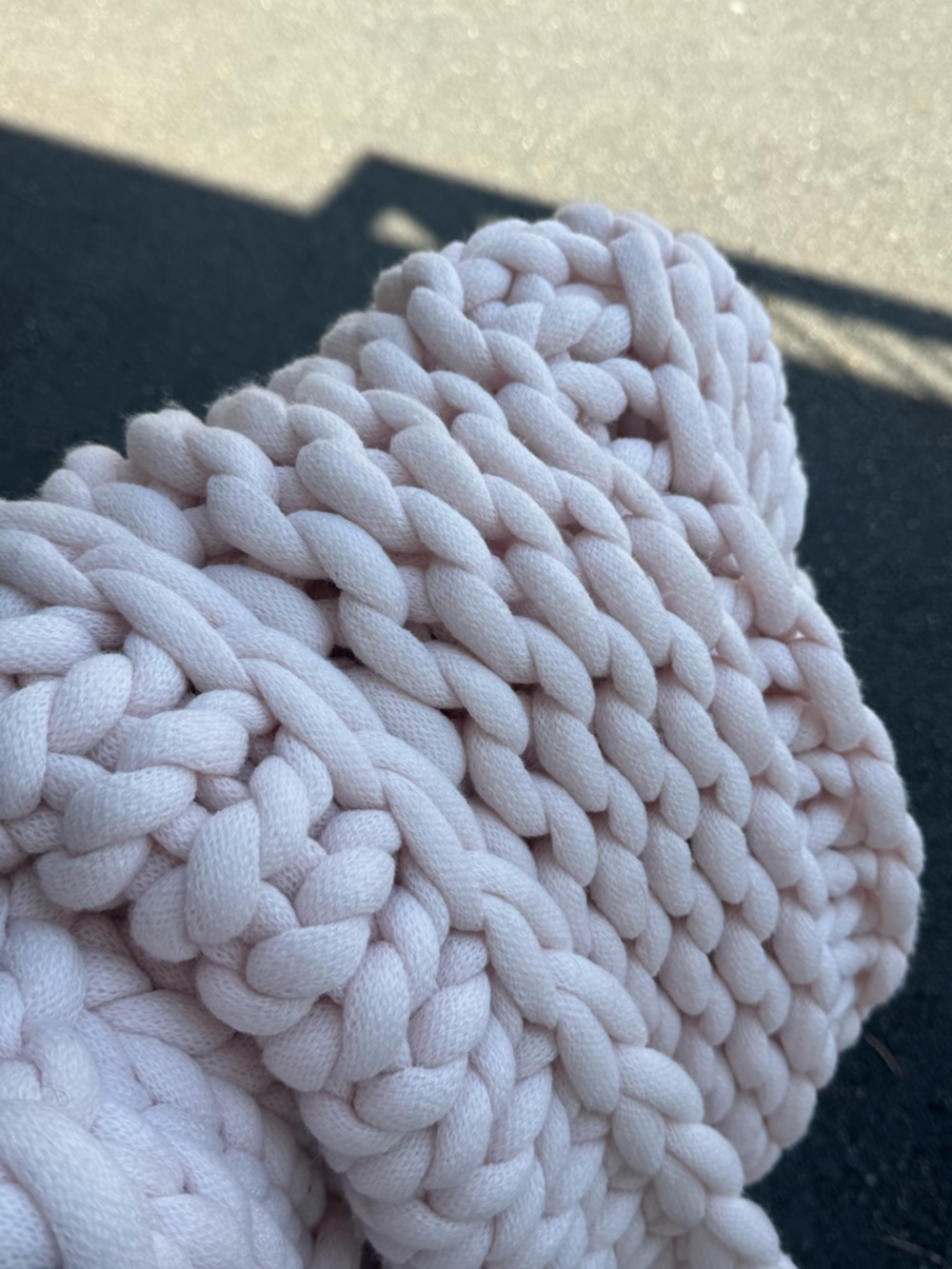 🎀 Pottery Barn Teen Chunky Knit Throw Blanket - powdered blush - Picture 5 of 8